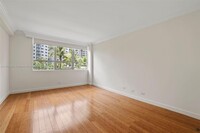 1428 Bay Rd, Unit S-042 in Miami Beach, FL - Building Photo - Building Photo