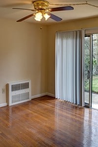 Nottingham Gardens photo'