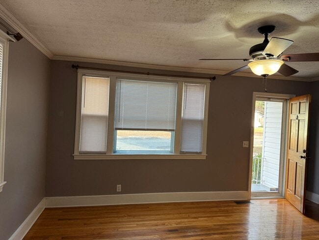 329 Guilford St in West Columbia, SC - Building Photo - Building Photo