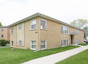 622 S Wisconsin Ave in Addison, IL - Building Photo