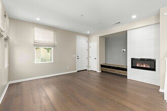 16168 Veridian Cir in San Diego, CA - Foto de edificio - Building Photo