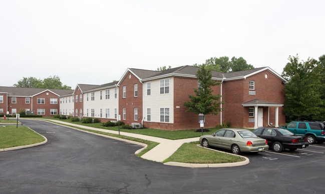 The Village at Ottawa Ridge (Senior 62+) in Columbus, OH - Foto de edificio - Building Photo