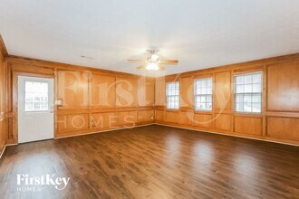 2937 Pebble Ln SW in Snellville, GA - Building Photo - Building Photo