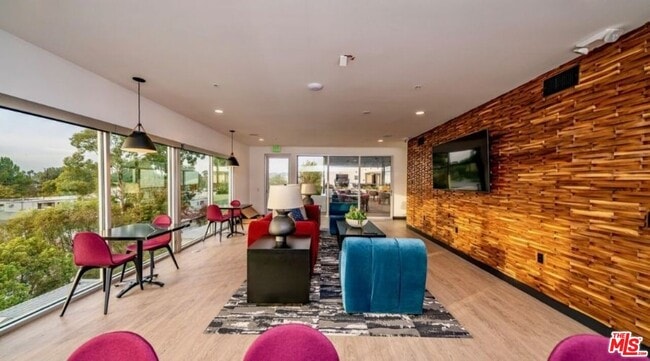 11036 Moorpark St in Los Angeles, CA - Building Photo - Building Photo