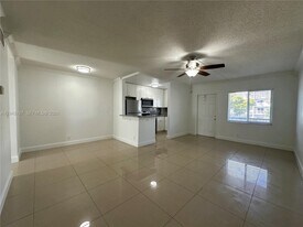 1400 NE 56th St in Fort Lauderdale, FL - Building Photo