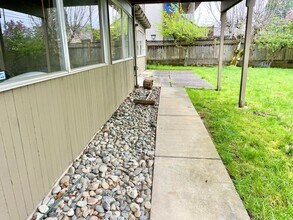 6408 Hampton Rd S in Seattle, WA - Building Photo - Building Photo