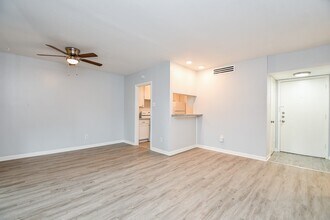 2822 Briarhurst Dr in Houston, TX - Building Photo - Building Photo