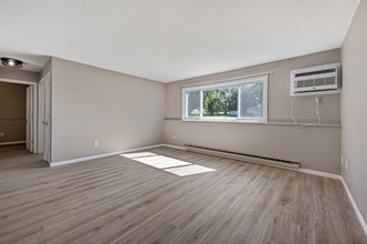 1402 Division St W in Faribault, MN - Building Photo - Building Photo