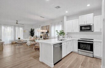 4234 N Dixie Hwy in Oakland Park, FL - Foto de edificio - Building Photo