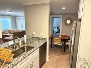 2701 Selwyn Ave in Charlotte, NC - Building Photo - Building Photo