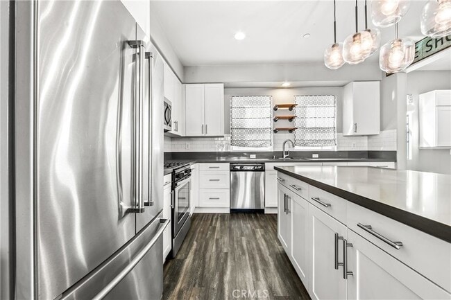 6331 Pacific Wy in Westminster, CA - Foto de edificio - Building Photo