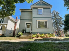 1219 State St, Unit 1 in St. Joseph, MI - Building Photo
