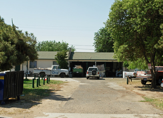 2818-2836 E Hedges Ave in Fresno, CA - Building Photo - Building Photo