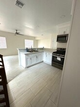 1094 Lime Ave in Long Beach, CA - Building Photo - Building Photo