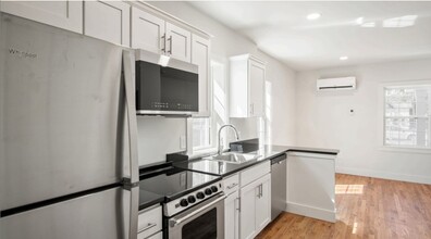 Graham Apartments in Knoxville, TN - Building Photo - Building Photo