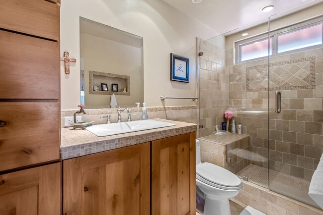 4936 Vejar Dr in Agoura Hills, CA - Building Photo - Building Photo