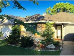 16828 Village Oak Loop in Austin, TX - Building Photo - Building Photo