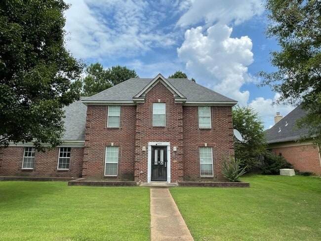 property at 7472 Creekside Dr