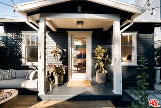 1517 Cabrillo Ave in Los Angeles, CA - Building Photo - Building Photo