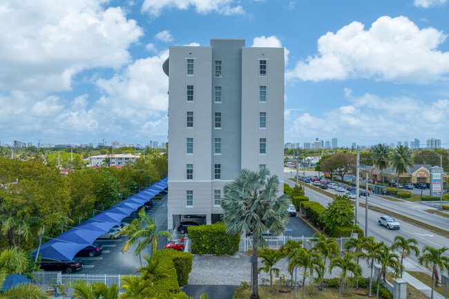 Skyloft Condominium I in North Miami Beach, FL - Building Photo - Building Photo