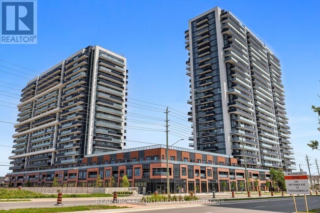 2425-2425 Simcoe St N in Oshawa, ON - Building Photo - Building Photo