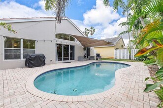 4945 SW 34th Terrace in Fort Lauderdale, FL - Building Photo - Building Photo