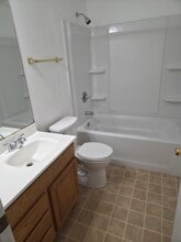 1919 Ygnacio Valley Rd, Unit Ygnacio Gardens in Walnut Creek, CA - Foto de edificio - Building Photo