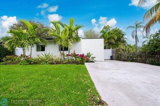 463 Newcastle St in Boca Raton, FL - Building Photo - Building Photo