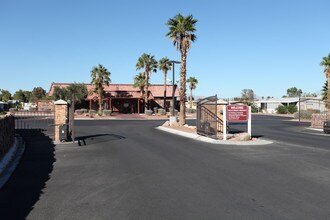 West Valley in Las Vegas, NV - Foto de edificio - Building Photo