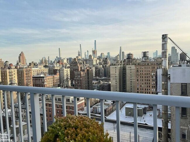 340 W 86th St in New York, NY - Building Photo - Building Photo