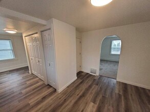 928 W Kamps Ave in Appleton, WI - Building Photo - Building Photo