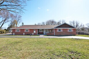 409 Lexington Dr in Schaumburg, IL - Building Photo