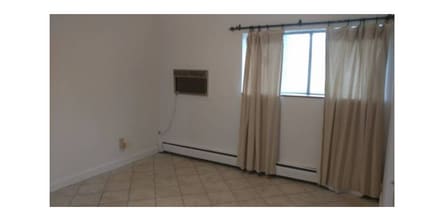 140 Kenrick St, Unit 4 in Boston, MA - Foto de edificio - Building Photo