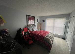 80 Sage Ct in Bedminster, NJ - Foto de edificio - Building Photo