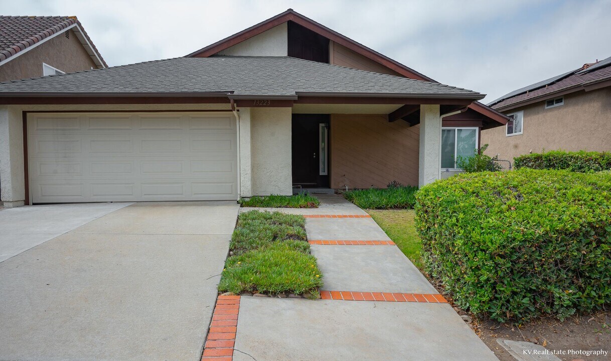 13223 Thunderhead St in San Diego, CA - Building Photo
