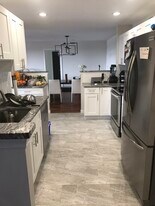 250 S Reynolds St, Unit 1505 in Alexandria, VA - Building Photo