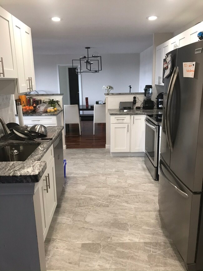 property at 250 S Reynolds St