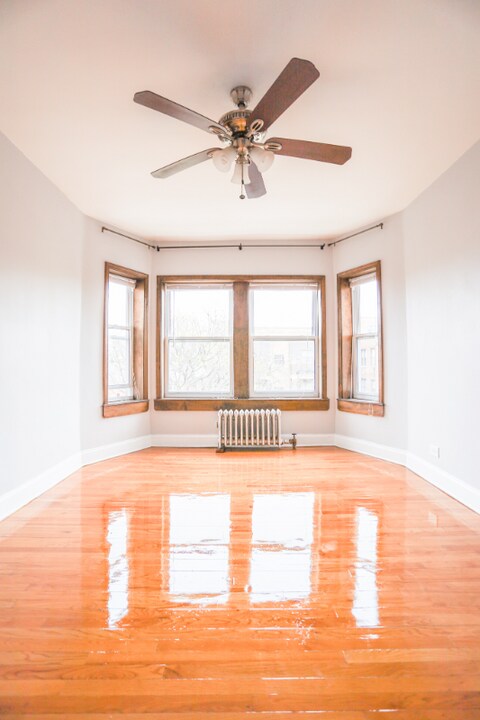 6956 N Ashland Ave in Chicago, IL - Building Photo
