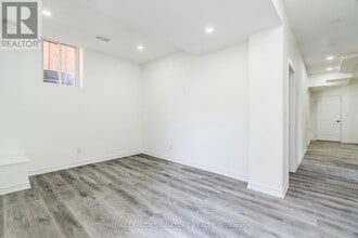 9 Walter Clifford Nesb Dr in Whitby, ON - Building Photo - Building Photo