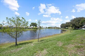2573 Country Golf Dr in West Palm Beach, FL - Foto de edificio - Building Photo