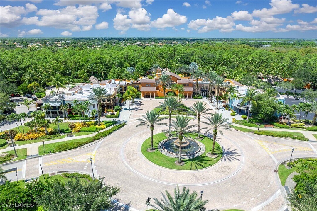 8979 Malibu St in Naples, FL - Building Photo