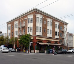 2300-2320 Chestnut St in San Francisco, CA - Building Photo - Building Photo