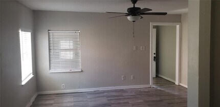 912 Jennetta St in Rosenberg, TX - Building Photo - Building Photo