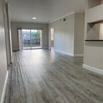 10196 NW 33rd St in Coral Springs, FL - Building Photo