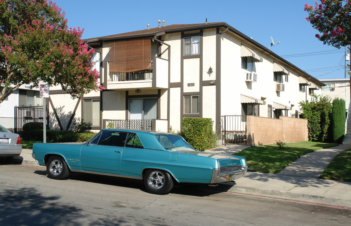 316 Cornell Dr in Burbank, CA - Building Photo