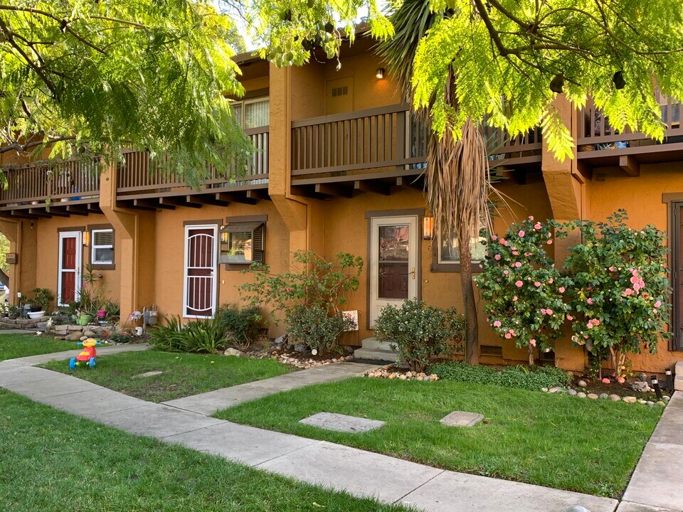 6151 Camino Verde Dr in San Jose, CA - Foto de edificio
