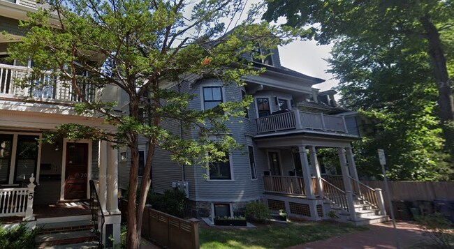 8A Forest St, Unit 3 in Cambridge, MA - Building Photo - Building Photo