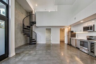 595 Mariposa St in San Francisco, CA - Building Photo