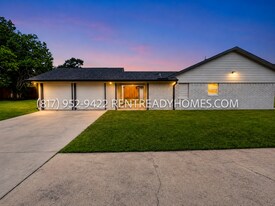 199 County Rd 294 in Alvin, TX - Building Photo