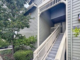 12 Lakeshore Ct in Richmond, CA - Building Photo